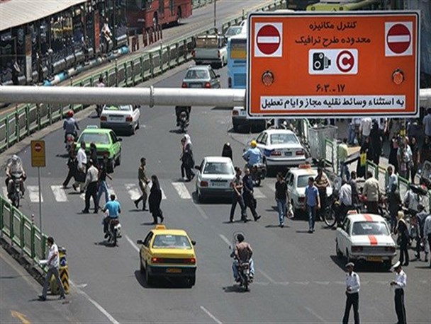 دولت تنها یک درصد از ۴۲ درصد کل مبالغ جریمه را به شهرداری پس داده است/ خودروهای اصفهانی روزانه ۲ میلیون لیتر بنزین مصرف می کنند