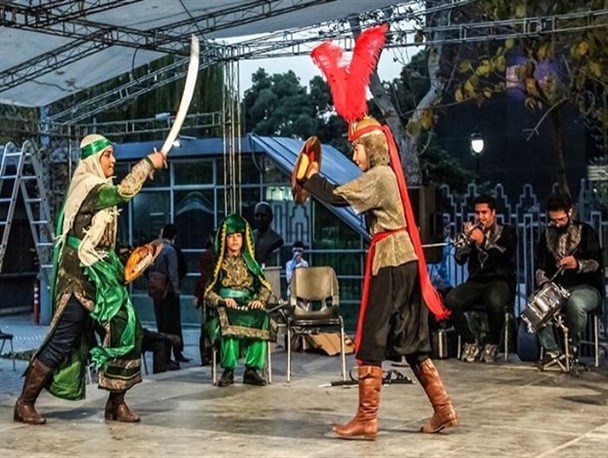 تماشای ۱۴ نمایش در آخرین روز جشنواره آیینی و سنتی