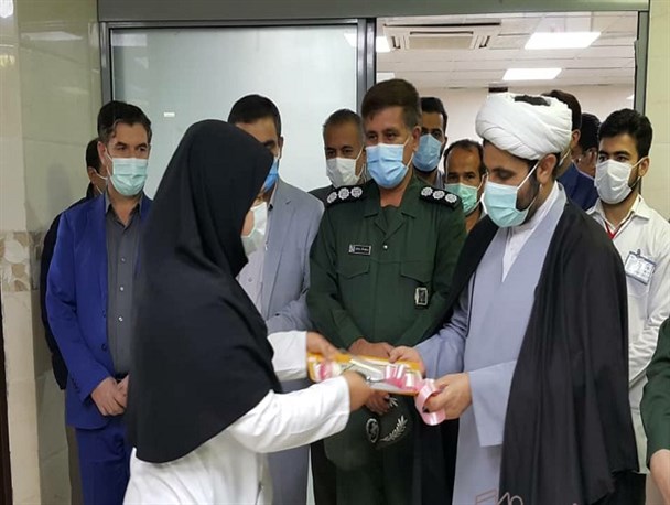 تجلیل مسئولان سپاه فتح از پرستاران درمانگاه امام جعفر صادق (ع ) یاسوج