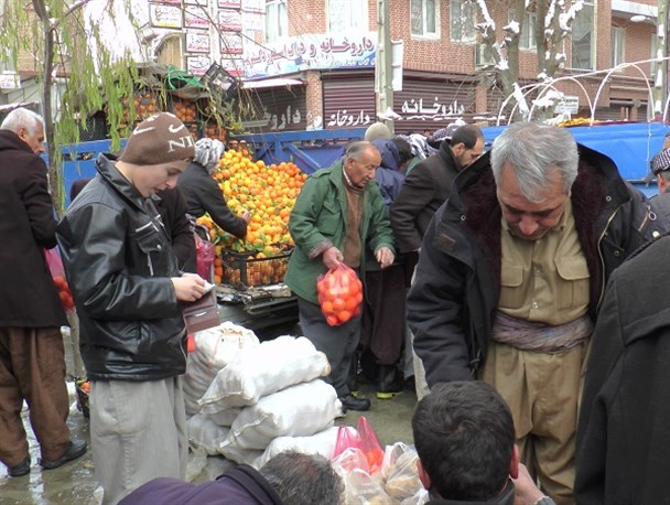 گزارش تصویری/حاشیه های بعد از نماز جمعه از نگاه دوربین
