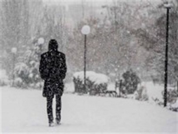 علی تنها ساکن پردیس است که سرما را با استخوانش حس می کند