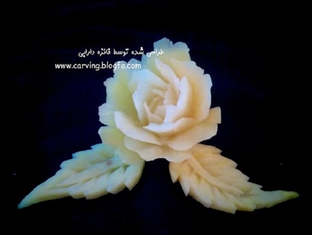 شاعری که سفره آرایی خود را با «صلوات» به اشتراک می گذارد