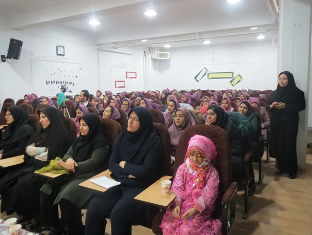 استعدادهای درخشان اراک به معرفی کتاب پرداختند