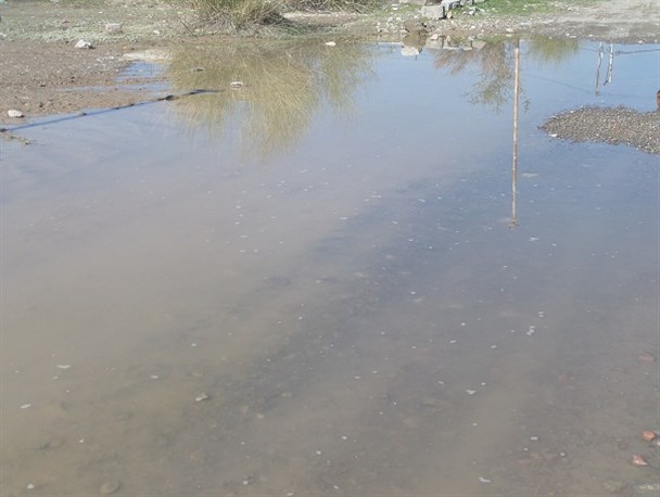 کوچه های گل ولای منوجان پس از هفت روز بارندگی /تصاویر