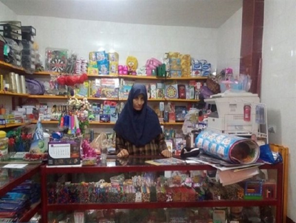 روی کلمه «نمی توانم» خط قرمز کشیدم/ همراه با معلولیت کار کردم تا کسی نگاه ترحم به من نکند