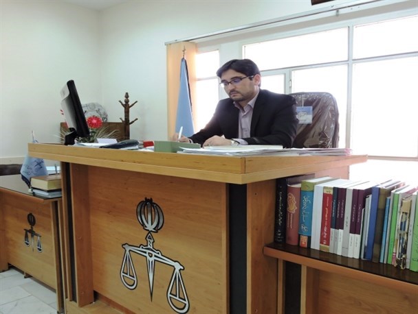 بازداشت و دستگیری شبانه دو نفر در حین شعار نویسی در شهرستان درگز