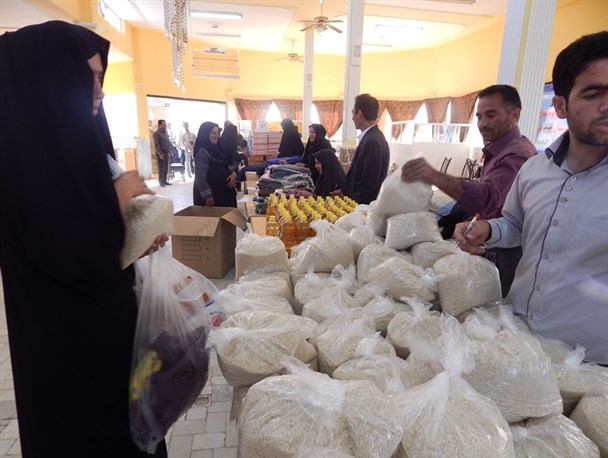 به 8 هزار نیازمند سیستانی بیش از 1 میلیارد تومان وجه نقد و سبد کالا اهداء شد