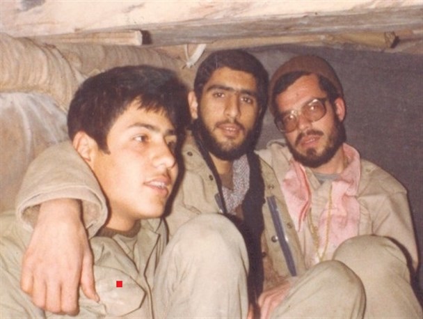 هر حزبی که از خط ولایت فقیه خارج باشد، خاین است/ دانش آموزان عزیز! سنگر مدرسه را محکم نگه دارید