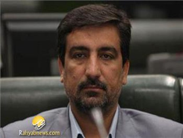 استاندار مواظب باشد با فشار،افراد غیر بومی را به وی تحمیل نکنند