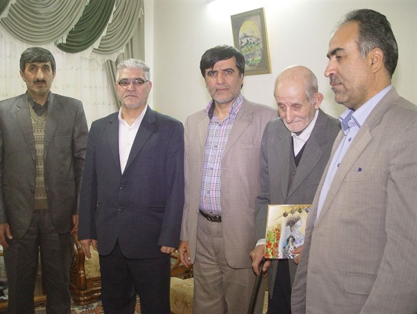 تکلیف ما، زمینه سازی برای آشنایی جوانان با نوع نگرش ایثارگران است
