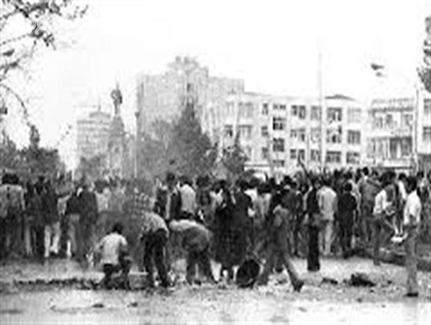 مقابله جوانان انقلابی ارومیه با طاغوتیان در گردنه الله اکبر