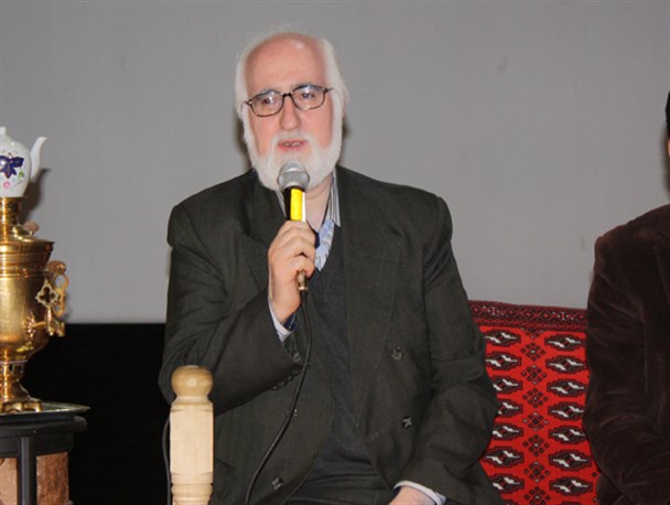 شعر نیمایی در بین شعرای امروزغریب شده است