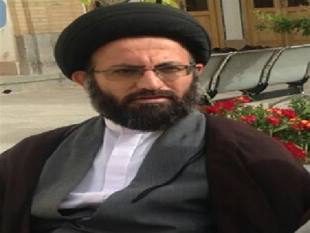 مردم و مسئولان آثار امام خمینی(ره) را به دقت مطالعه کنند
