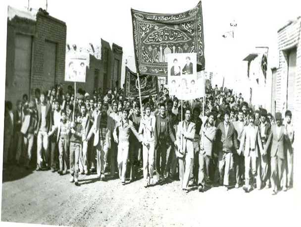 تصاویر قدیمی ترین راهپیمایی مردم کمیجان