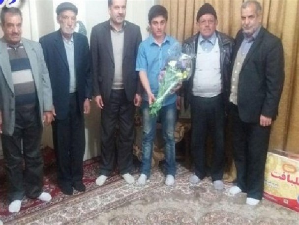 فینال فوتسال جام شهدای کارمند در دانشگاه آزاد اسلامی دهاقان برگزار شد/ تصاویر