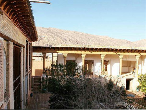 خانه مقدس یکی از خانه های قدیمی استهبان