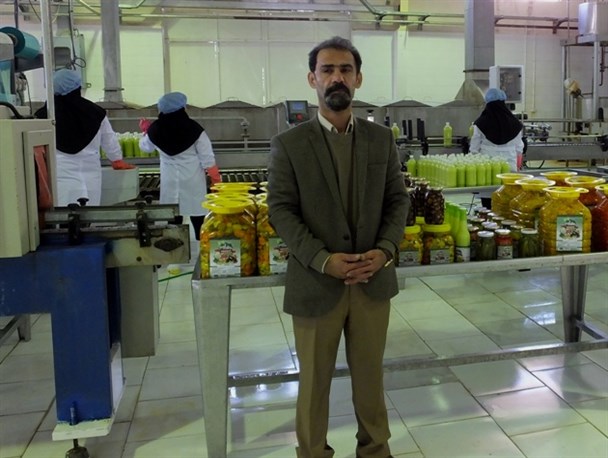 کارخانه ای که بعداز 6 سال تعطیلی به چرخه تولید بازگشت / دولت و مسئولان از اقتصاد مقاومتی حمایت جدی نکرده اند/ بسیج طلایه دار اقتصاد مقاومتی در کشور است+ تصاویر