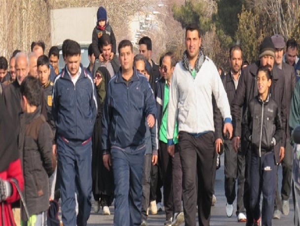 پیاده روی خانوادگی ایام الله دهه فجر در گلپایگان+ تصاویر
