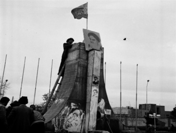 تصاویر کمتر دیده شده از روزهای انقلابی سمنان