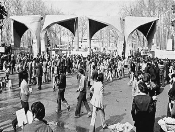 پاسخ به یک سوال تکراری؛ آیا رضاشاه موسس دانشگاه در ایران بود؟/ از رشد ۲۸ برابری دانشگاهیان تا رسیدن به رتبه ۱۶ تولید علم در جهان در دوران انقلاب اسلامی