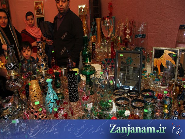 تصاویری از نمایشگاه بهاره در زنجان
