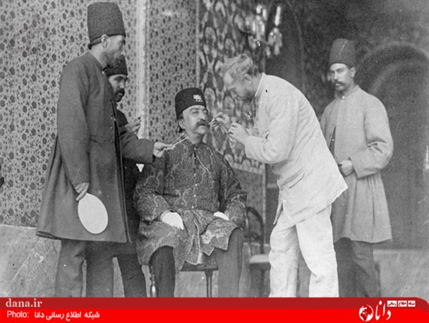 تصویر/ معاینه دندان ناصرالدین شاه