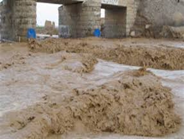 ۱۰روستای ریگان در محاصره سیل قرار دارند/بارش تگرگ در محور ریگان- فهرج