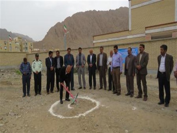 مراسم کلنگ زنی دبستان شش کلاسه ابتدایی در شهرستان حاجی آباد