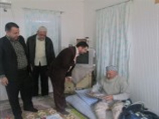 دیدار مسئولین گمیشان با خانواده شهدا + تصاویر