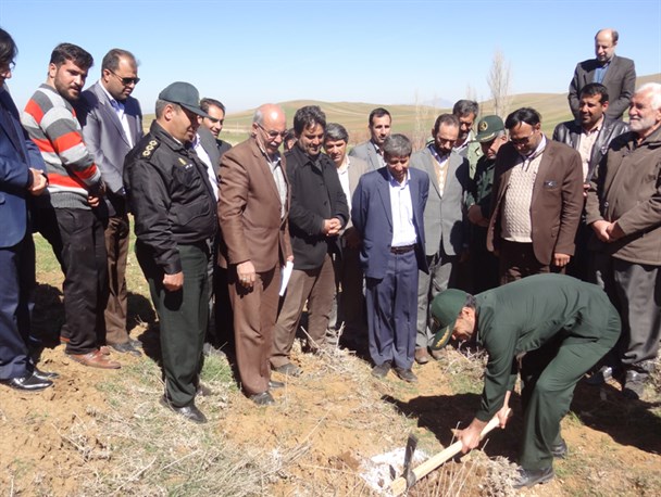 مراسم آغاز عملیات اجرایی طرح های آبخیزداری در حوزه «میرطاهر» شهرستان صحنه انجام شد