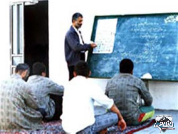 سوادآموزی زندانیان؛ گامی در راستای تقویت سلامت اجتماعی جامعه/ مجرمانی که پشت میله های زندان علم را فرا میگیرند