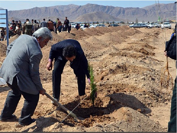 مراسم روز درختکاری در دانشگاه شهرضا برگزار شد/ تصاویر