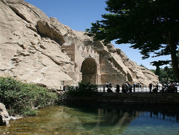 طاق بستان بنای باستانی کرمانشاه