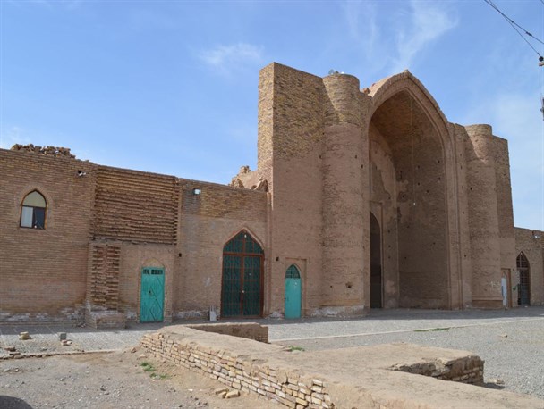 مسجد تاریخی آق قلعه جوین نگینی از معماری دوره ایلخانی