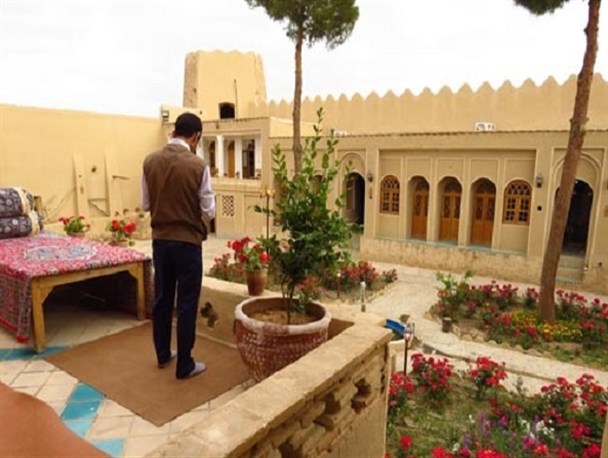 جذب سرمایه گذار خصوصی، راه نجات شهرداری از مشکلات مالی است/ محمدآباد شهری با ظرفیت بالای گردشگری