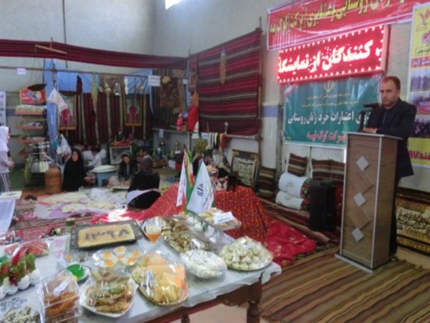 نمایشگاه تولیدات و توانمندی های زنان روستایی در میاندوآب گشایش یافت