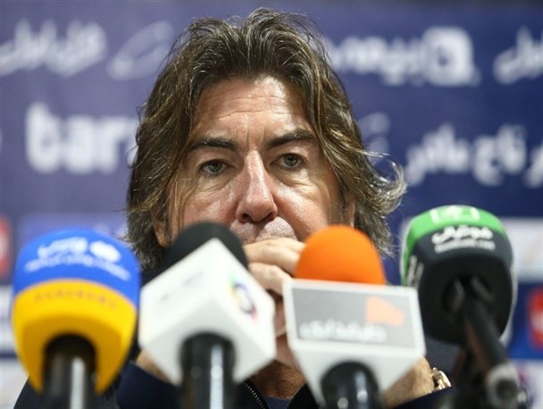 ساپینتو: نمی‌توانم همزمان از ۳ بازیکن شماره «شش» استفاده کنم/ اگر داوران ۶ امتیاز از ما نمی‌گرفتند، الان صدر جدول بودیم