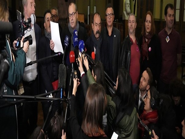 فراخوان اتحادیه‌های کارگری فرانسه برای اعتصاب