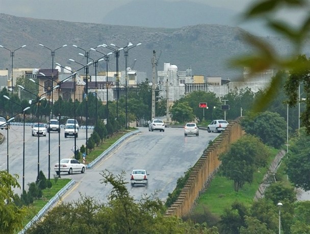 تصاویر تماشایی از یک روز بارانی در بام نفت ایران