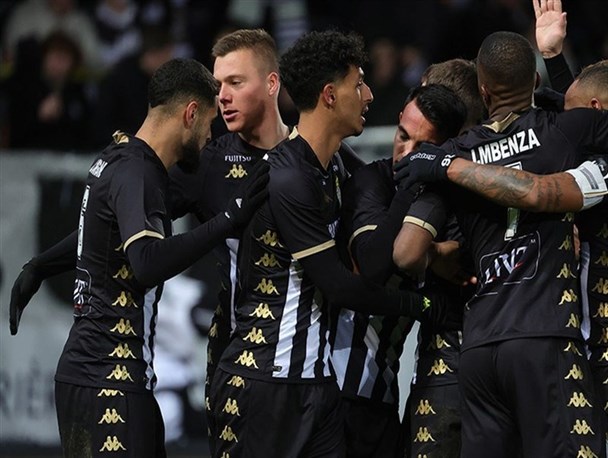 لیگ برتر بلژیک| پیروزی شارلوا با گل‌زنی ستاره جوان ایرانی