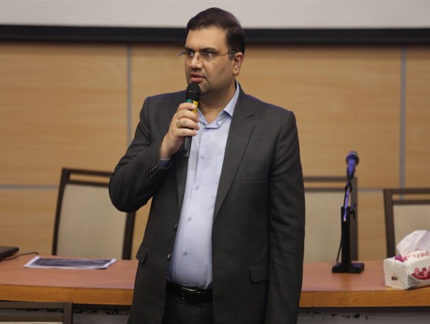 عزل آقای سخن‌گو برای فراغ بال در فوتسال؟/ تاج و تخت پنهانی اصولی در سازمان لیگ!