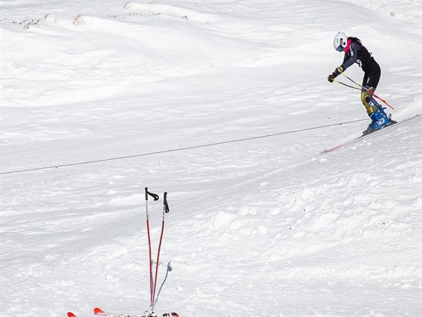 اسکی بین المللی آلپاین| کیادربندسری و احمدی در مارپیچ کوچک قهرمان شدند/ پیگیری رقابتها از هفته آینده