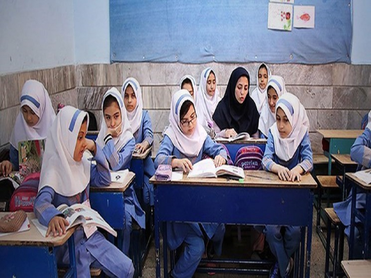 مدارس تا آخرین روز کاری سال 1401 دایر هستند