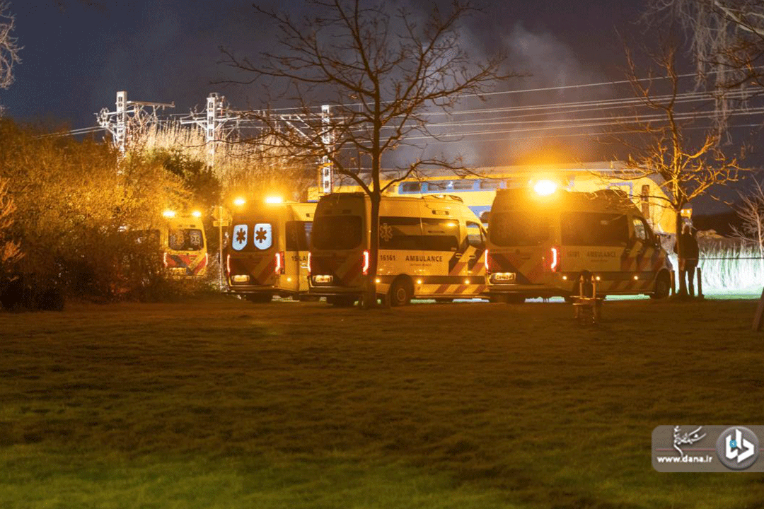 برخورد قطار مسافربری با قطار باری در هلند