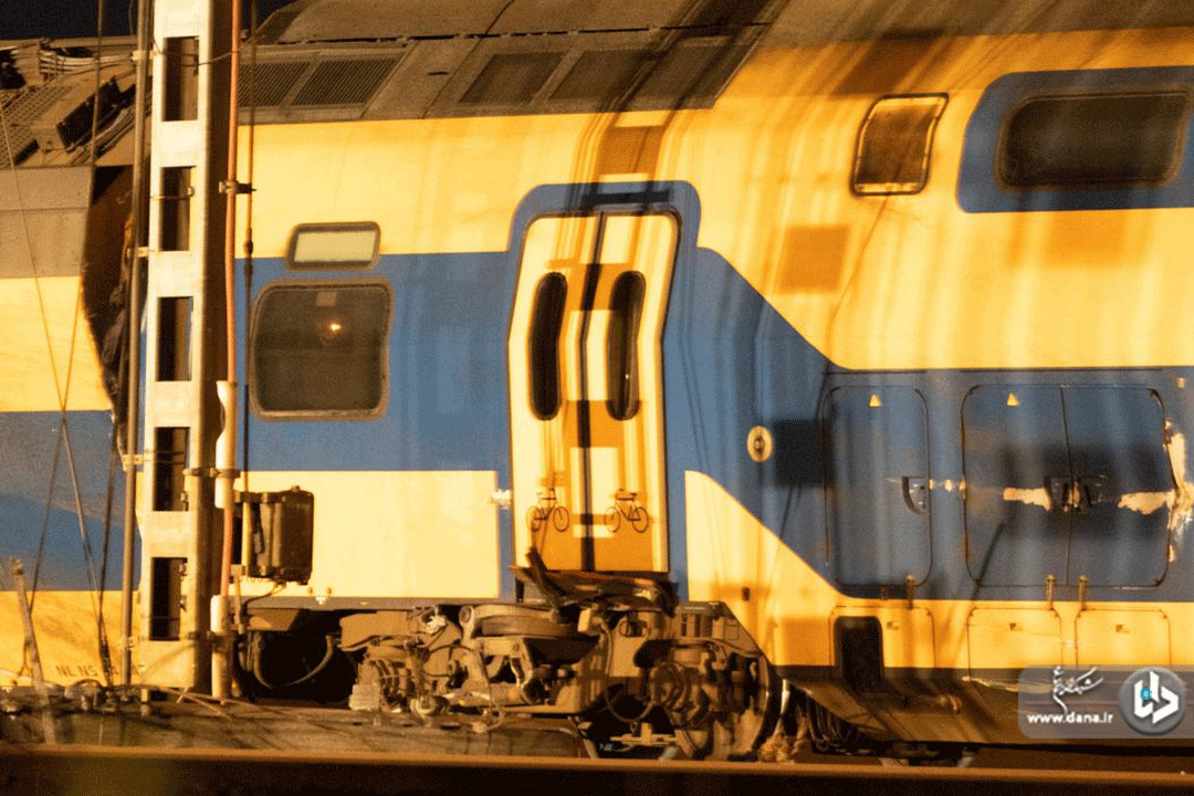 برخورد قطار مسافربری با قطار باری در هلند