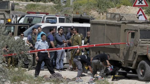 حمله یک فلسطینی با چاقو به دو سرباز اسرائیلی+ فیلم
