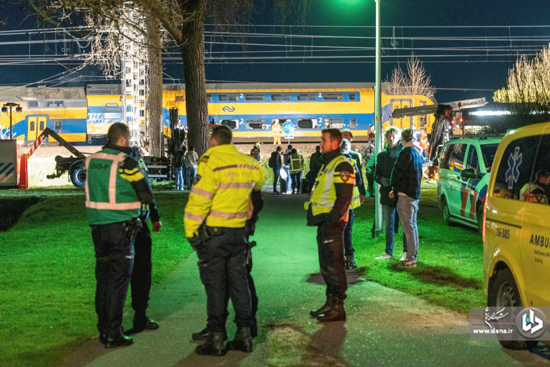 برخورد قطار مسافربری با قطار باری در هلند