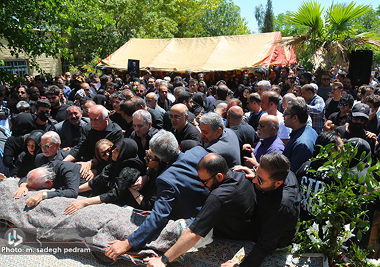 مراسم تشییع مرحوم حسام محمودی