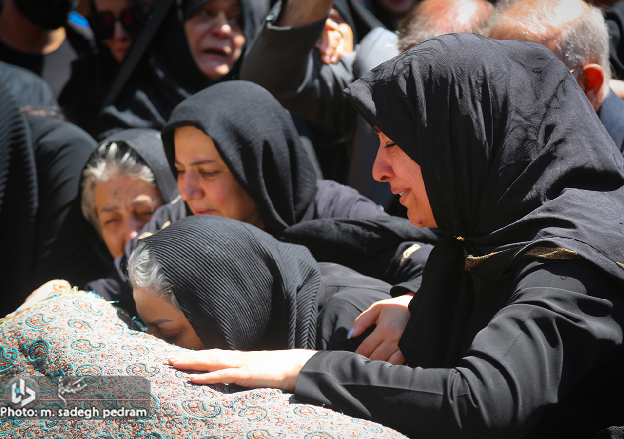 مراسم تشییع مرحوم حسام محمودی