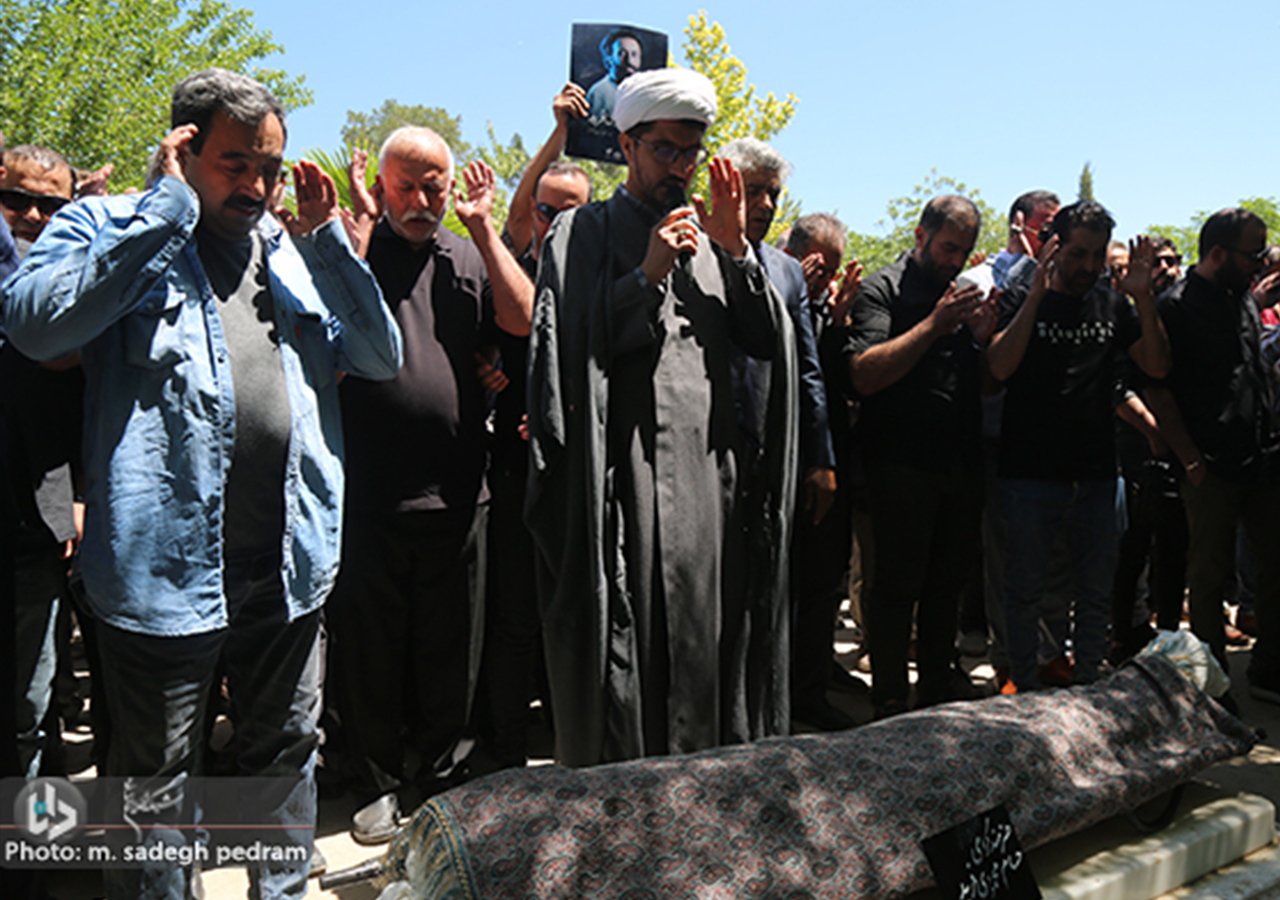 مراسم تشییع مرحوم حسام محمودی